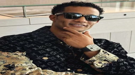 بالصور.. محمد رمضان يظهر بـ "الشيشة" ويثير الجدل قبل حفله الجديد