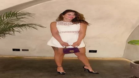 بـ"شورت جريء"..أحدث ظهور لـ هيدي كرم والجمهور يغازلها (صور)