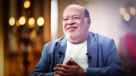 صلاح عبدالله يهنئ "صلاح" بالتتويج بالدوري الإنجليزي: "مصر فرحانة لفرحتك"
