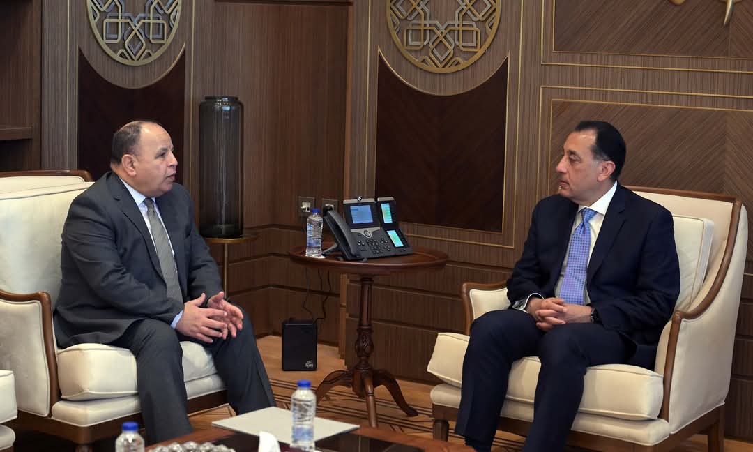 رئيس الوزراء يلتقي عضو مجلس المديرين التنفيذيين لصندوق النقد الدولي لمتابعة ملفات التعاون المشتركة 2 رئيس الوزراء يلتقي عضو مجلس المديرين التنفيذيين لصندوق النقد الدولي لمتابعة ملفات التعاون المشتركة