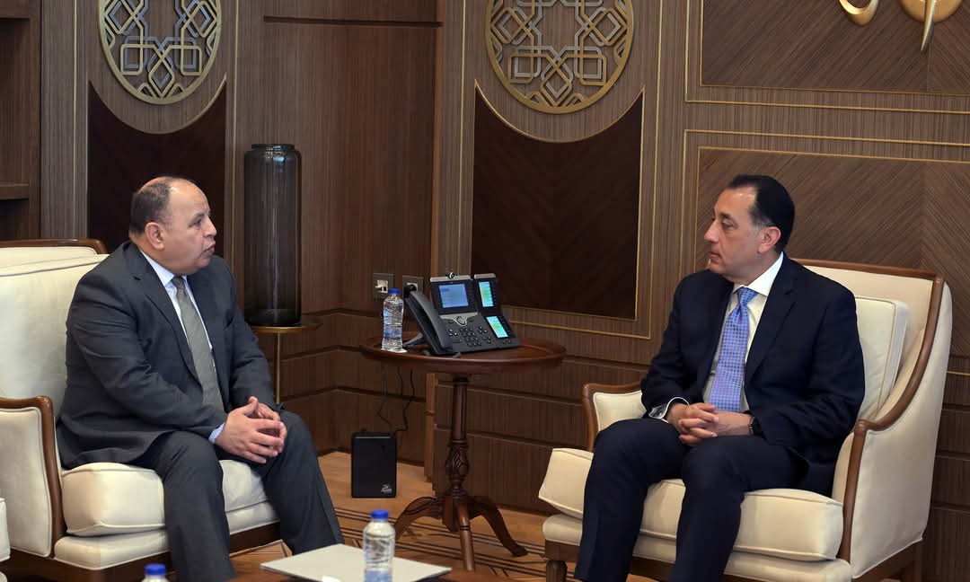 رئيس الوزراء يلتقي عضو مجلس المديرين التنفيذيين لصندوق النقد الدولي لمتابعة ملفات التعاون المشتركة 4 رئيس الوزراء يلتقي عضو مجلس المديرين التنفيذيين لصندوق النقد الدولي لمتابعة ملفات التعاون المشتركة