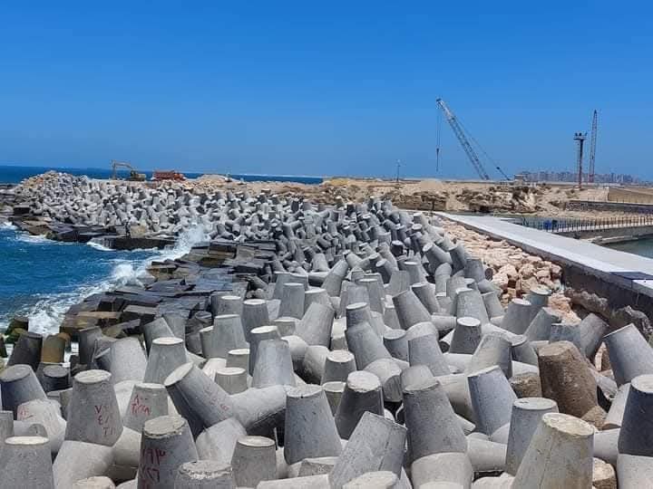 "فيروز تغنت بها والري تحميها".. مشروعات عملاقة تحصن شواطئ الإسكندرية من الغرق والتآكل.. وسويلم: نتخذ إجراءات جادة لحماية 2600 متر من آثار المناخ