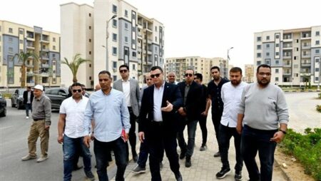 وزير الإسكان بتفقد "سكن لكل المصريين" بحدائق العاصمة