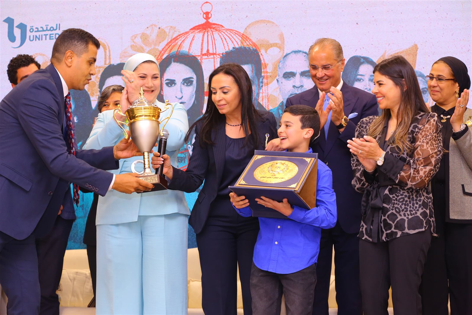 وزيرة التضامن تكرم نجوم وصناع مسلسل "لام شمسية" 19 وزيرة التضامن تكرم نجوم وصناع مسلسل "لام شمسية"