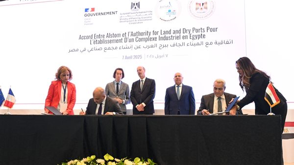 أخبار مصر اليوم.. السيسي وماكرون يزوران العريش.. مدبولي يترأس اجتماعات مهمة.. افتتاح مشروعات جديدة لدعم الاقتصاد والتنمية