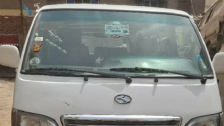 ضبط قائدي سيارتين أجرة مخالفين بالسير عكس الاتجاه بالجيزة