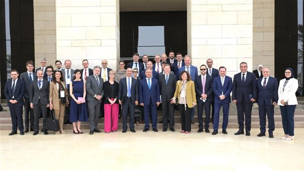 أخبار مصر اليوم.. نتائج زيارة الرئيس الفرنسي وتعزيز التعاون مع ألمانيا وملفات اقتصادية وحكومية هامة 7 أخبار مصر اليوم.. نتائج زيارة الرئيس الفرنسي وتعزيز التعاون مع ألمانيا وملفات اقتصادية وحكومية هامة