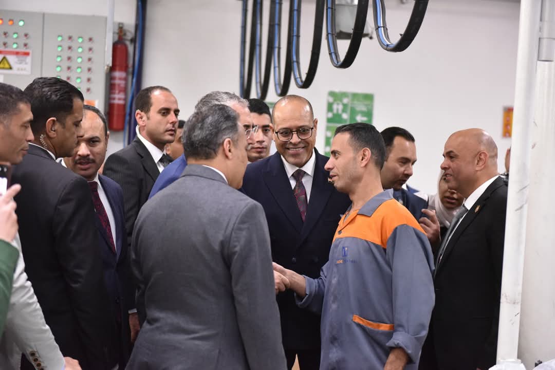 وزير العمل يصطحب نظيره التركي في زيارة إلى شركة "جيد تكستايل" بالعاشر من رمضان 13 وزير العمل يصطحب نظيره التركي في زيارة إلى شركة "جيد تكستايل" بالعاشر من رمضان