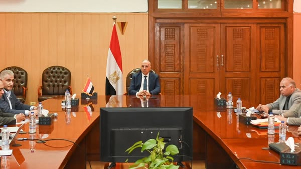أخبار مصر اليوم.. نتائج زيارة الرئيس الفرنسي وتعزيز التعاون مع ألمانيا وملفات اقتصادية وحكومية هامة 6 أخبار مصر اليوم.. نتائج زيارة الرئيس الفرنسي وتعزيز التعاون مع ألمانيا وملفات اقتصادية وحكومية هامة