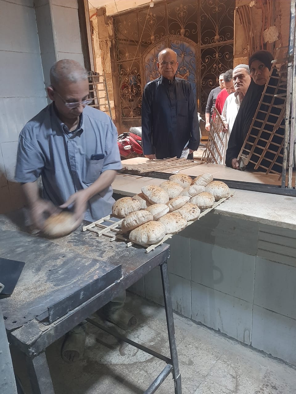 ضبط 98 مخالفة تموينية لمحالّ ومخابز ومستودعات في أول أيام عيد الفطر بالجيزة 4 ضبط 98 مخالفة تموينية لمحالّ ومخابز ومستودعات في أول أيام عيد الفطر بالجيزة