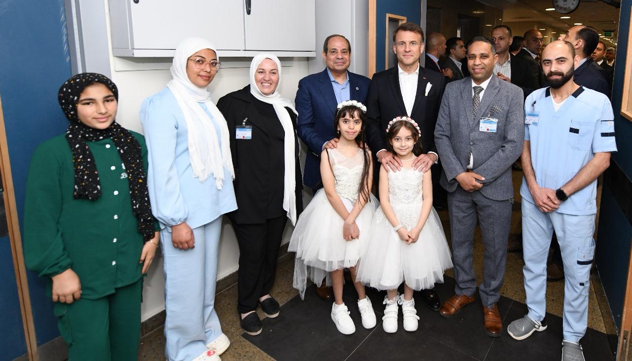 لقاء السيسي وماكرون مع المصابين الفلسطينيين بمستشفي العريش.. شاهد 4 لقاء السيسي وماكرون مع المصابين الفلسطينيين بمستشفي العريش.. شاهد