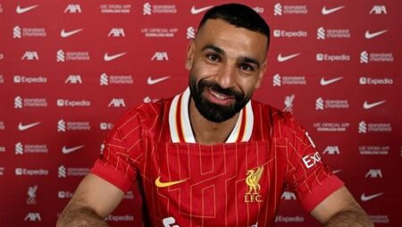 الرحلة لسه مكملة.. ليفربول يعلن تجديد عقد محمد صلاح حتى 2027
