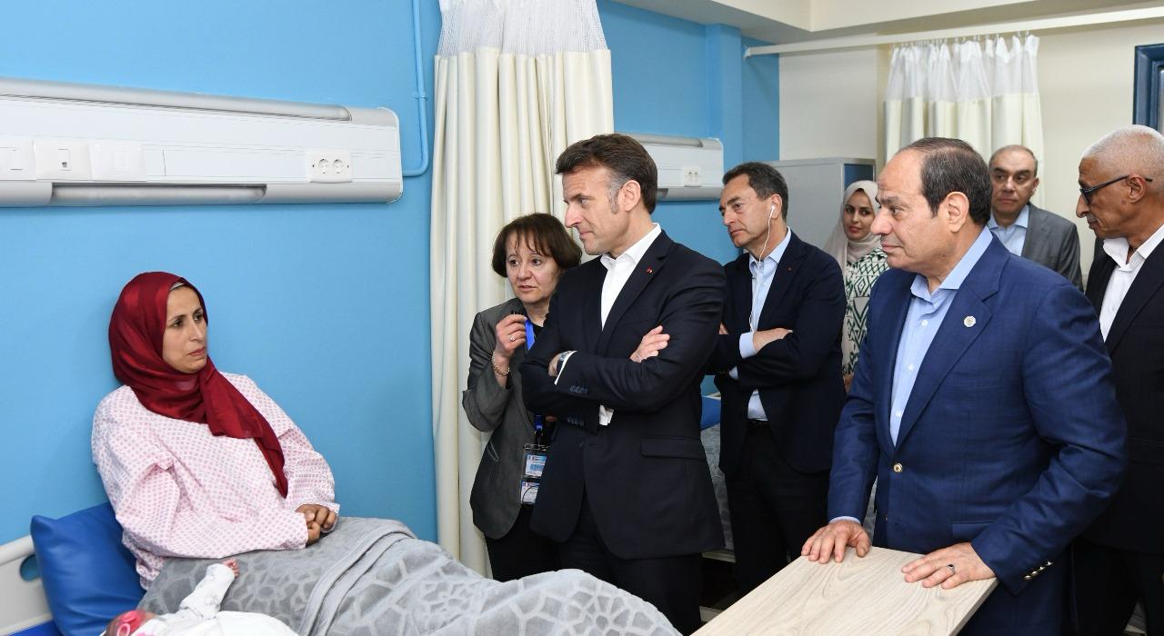 لقاء السيسي وماكرون مع المصابين الفلسطينيين بمستشفي العريش.. شاهد 19 لقاء السيسي وماكرون مع المصابين الفلسطينيين بمستشفي العريش.. شاهد