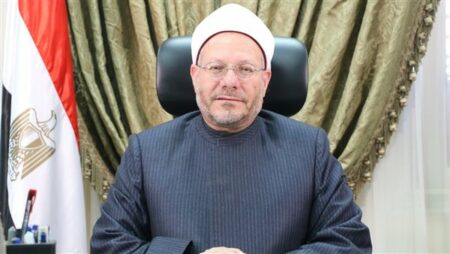وزير الأوقاف يهنئ الدكتور شوقي علام بتعيينه عميدا للمعهد العالي للدراسات الإسلامية
