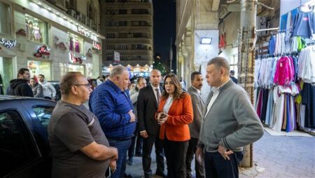 وزيرة التنمية المحلية تقوم بجولة ليلة مفاجئة على عدد من شوارع مصر الجديدة