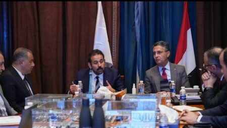 وزير التموين يبحث مع مستقبل مصر تفعيل البورصة السلعية لضبط الأسواق