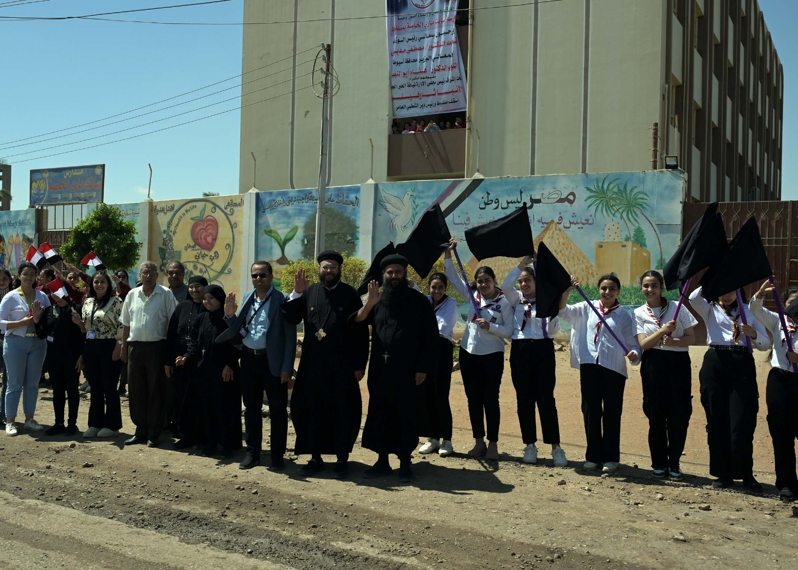 رئيس الوزراء يستأنف جولاته بالمحافظات ويبدأ تفقد عدد من المشروعات الخدمية والتنموية بأسيوط.. صور 3 رئيس الوزراء يستأنف جولاته بالمحافظات ويبدأ تفقد عدد من المشروعات الخدمية والتنموية بأسيوط.. صور