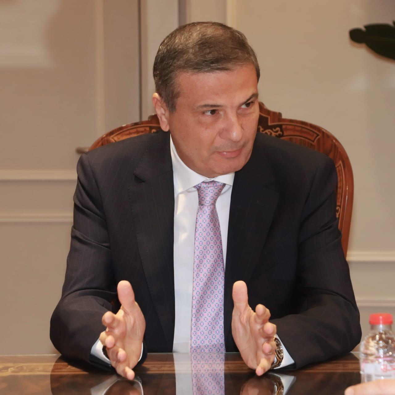 المحصـول الإسـتراتيجي الأول في مصر.. 3,1 مليون فدان المساحة المنزرعة بالقمح.. الزراعة: رفع سعر التوريد إلى 2200 جنيه للأردب لتشجيع المزارعين 1 المحصـول الإسـتراتيجي الأول في مصر.. 3,1 مليون فدان المساحة المنزرعة بالقمح.. الزراعة: رفع سعر التوريد إلى 2200 جنيه للأردب لتشجيع المزارعين