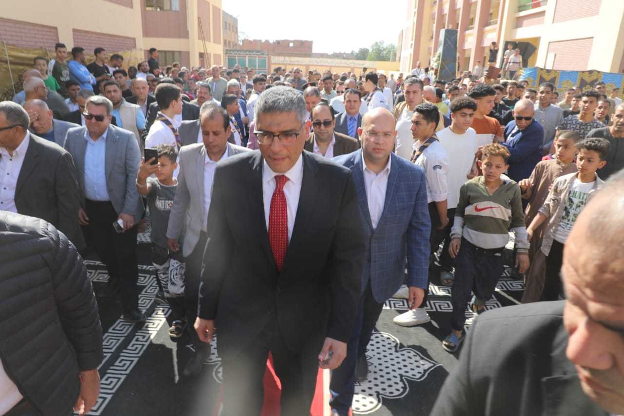 محافظ الجيزة يضع إكليلًا من الزهور على النُّصُب التذكاري لشهداء نزلة الشوبك 3 محافظ الجيزة يضع إكليلًا من الزهور على النُّصُب التذكاري لشهداء نزلة الشوبك