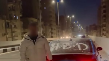 الأمن يضبط قائد سيارة بتهمة إطلاق أعيرة نارية فى الهواء حال سيره بالجيزة
