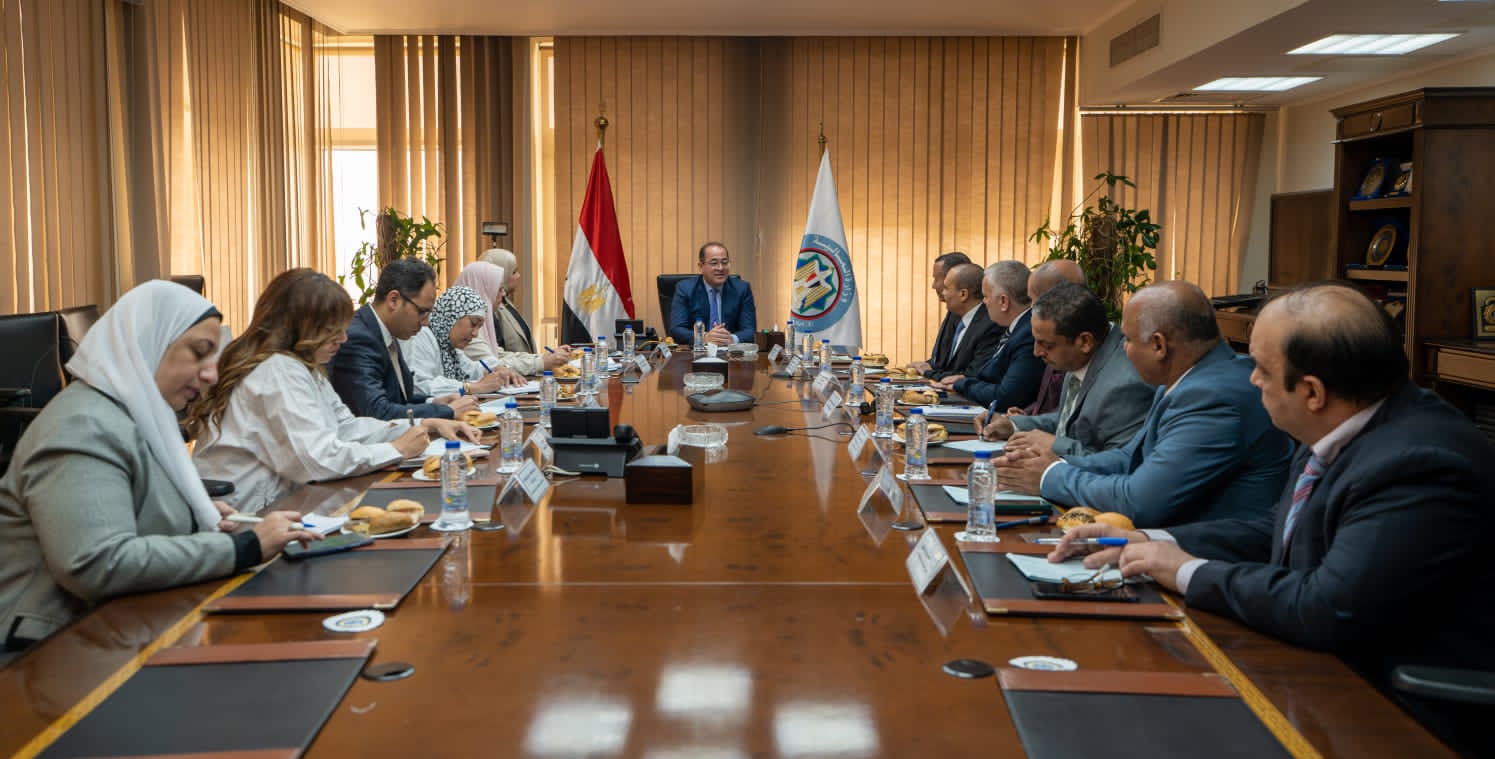وزير المالية يكرم 7 قيادات ضريبية متميزة تقديرًا لأدائهم في رضاء الممولين 1 وزير المالية يكرم 7 قيادات ضريبية متميزة تقديرًا لأدائهم في رضاء الممولين