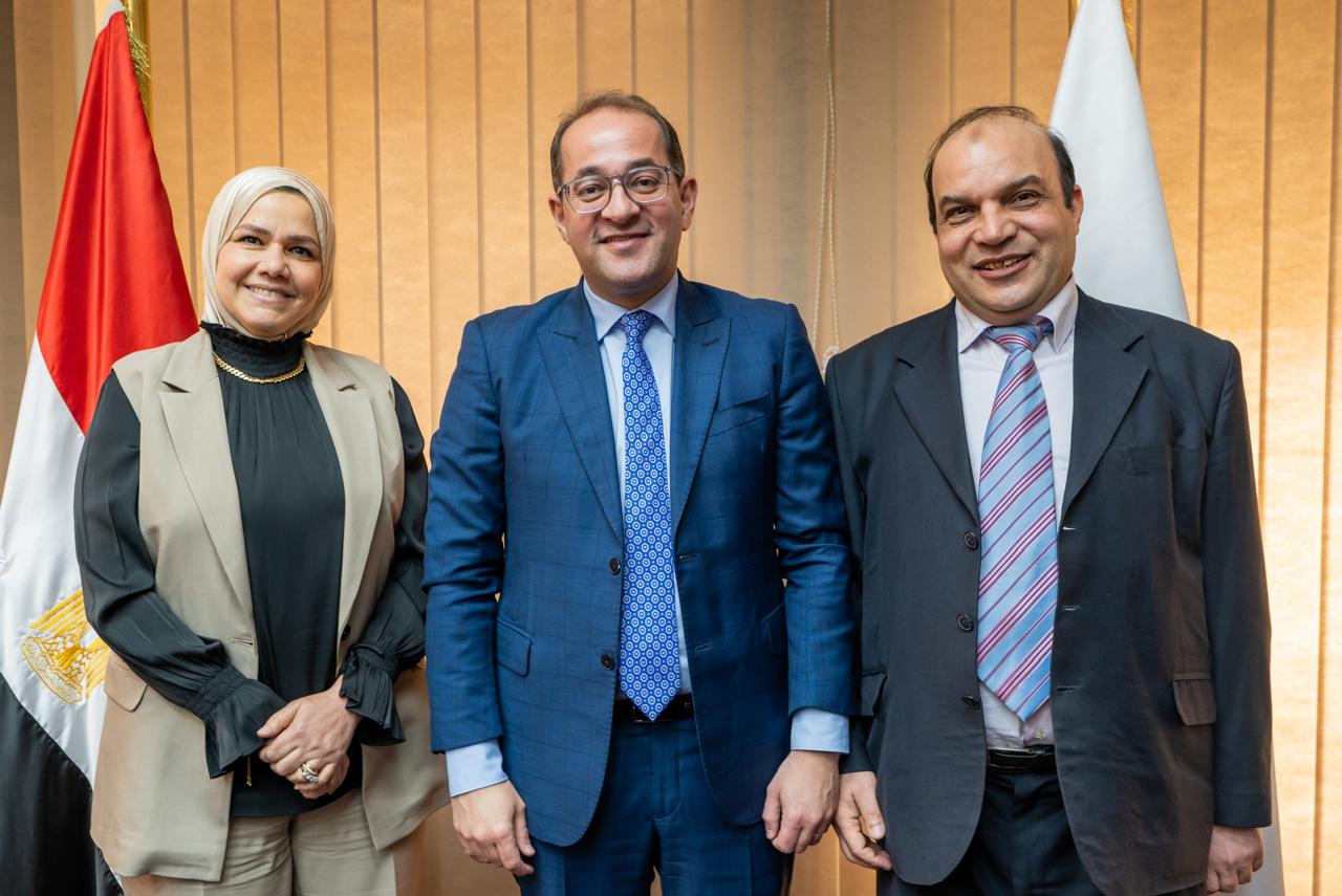 وزير المالية يكرم 7 قيادات ضريبية متميزة تقديرًا لأدائهم في رضاء الممولين 8 وزير المالية يكرم 7 قيادات ضريبية متميزة تقديرًا لأدائهم في رضاء الممولين
