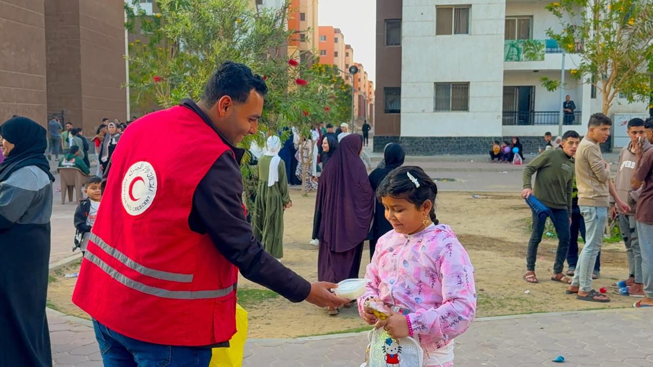الهلال الأحمر المصري ينشر فرق الاستجابة للطوارئ في ساحات التجمعات والميادين والمقاصد السياحية 5 الهلال الأحمر المصري ينشر فرق الاستجابة للطوارئ في ساحات التجمعات والميادين والمقاصد السياحية