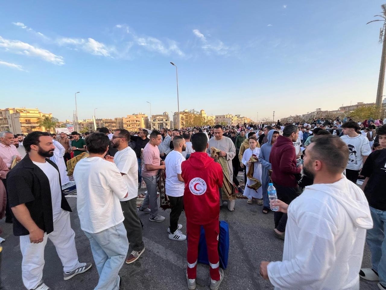 الهلال الأحمر المصري ينشر فرق الاستجابة للطوارئ في ساحات التجمعات والميادين والمقاصد السياحية 8 الهلال الأحمر المصري ينشر فرق الاستجابة للطوارئ في ساحات التجمعات والميادين والمقاصد السياحية