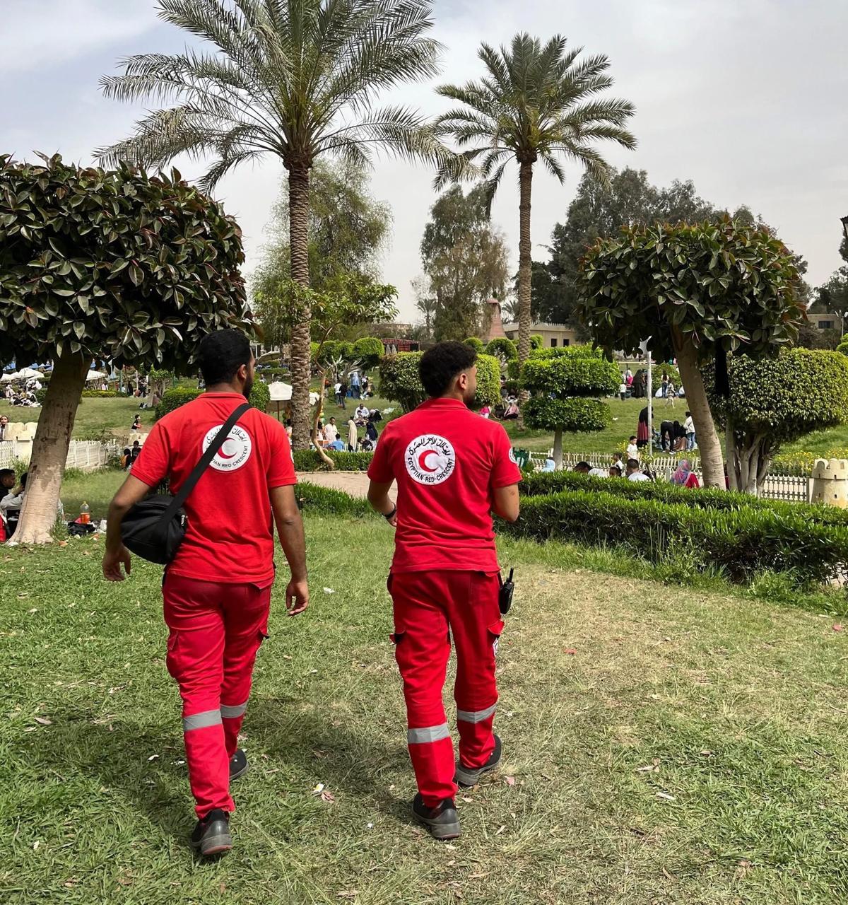 الهلال الأحمر المصري ينشر فرق الاستجابة للطوارئ في ساحات التجمعات والميادين والمقاصد السياحية 9 الهلال الأحمر المصري ينشر فرق الاستجابة للطوارئ في ساحات التجمعات والميادين والمقاصد السياحية