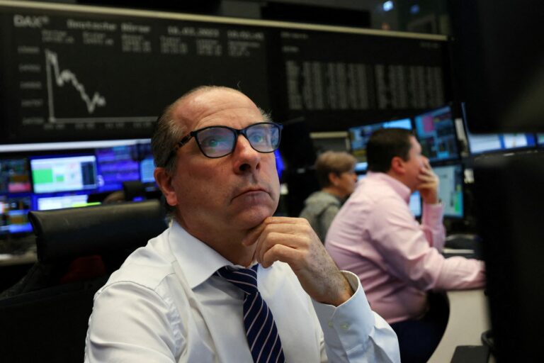 الأسهم الأوروبية تتراجع وسط ترقب قرار «المركزي الأوروبي» بشأن أسعار الفائدة