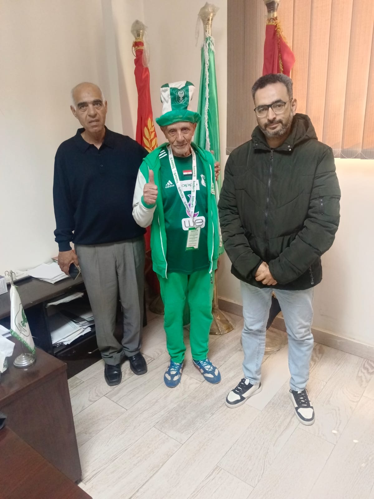 المصري البورسعيدي يكرم أكبر مشجعي النادي.. ويقرر صرف معاش شهري له 1 المصري البورسعيدي يكرم أكبر مشجعي النادي.. ويقرر صرف معاش شهري له
