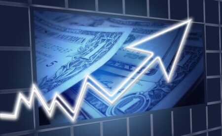 خبراء ثقة: هل سوق الفوركس لا يزال مربحًا في 2025؟