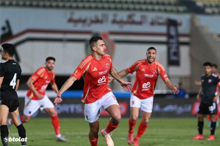 فيديو | من أول لمسة.. جراديشار يُسجل هدف الأهلي الثالث أمام بتروجيت