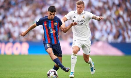 كروس يوضح أهم لاعب في برشلونة.. ويصرح: عانيت أمامه ويتخطى المنافسين 59 مرة