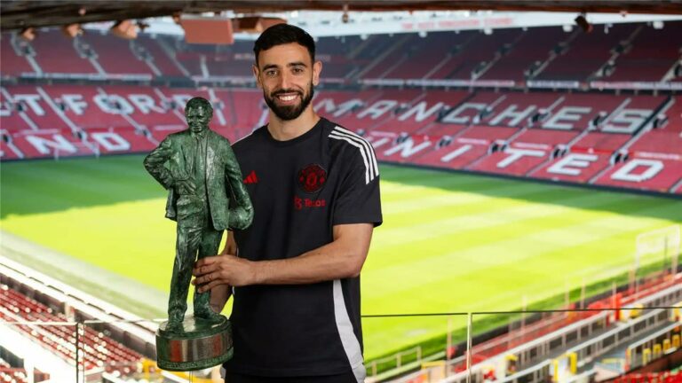 للمرة الرابعة في تاريخه.. برونو فيرنانديز يتوج بجائزة جديدة مع مانشستر يونايتد للمرة الرابعة في تاريخه.. برونو فيرنانديز يتوج بجائزة جديدة مع مانشستر يونايتد
