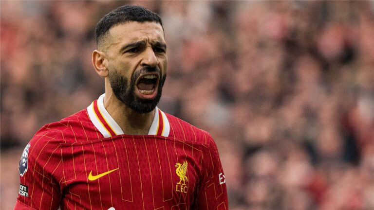 ماذا يفعل أكثر من ذلك؟.. محمد صلاح يلوم الجماهير بسبب لاعب ليفربول