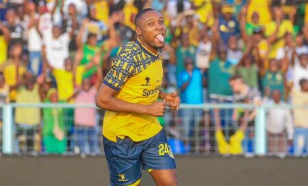 يانج أفريكانز يُعلق عبر بطولات على اهتمام الزمالك بضم كليمينت مزيزي في الصيف