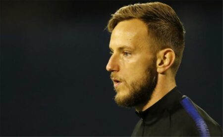 راكيتيتش: رأيت شيئًا أحزنني يحدث لأول مرة في ليلة وداع مودريتش لجماهير ريال مدريد