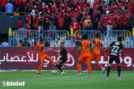 بدلاء الأهلي أمام فاركو في الدوري المصري.. الشحات يجاور أفشة ومعلول