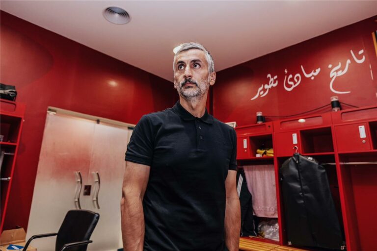 طريقة لعبه تُلبي طموحات الجماهير.. تعرف على خوسيه ريفيرو مدرب الأهلي الجديد