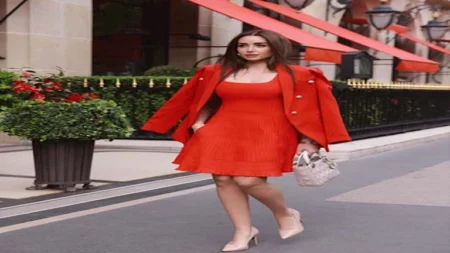 "فستان جريء".. هنا الزاهد تخطف الأنظار من أحدث ظهور في باريس