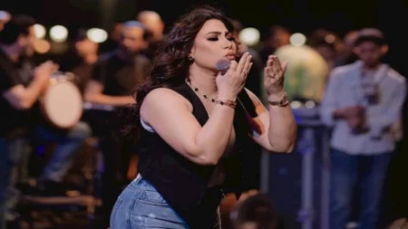 بوسي تخطف الأنظار من أحدث ظهور في حفل غنائي.. والجمهور يغازلها