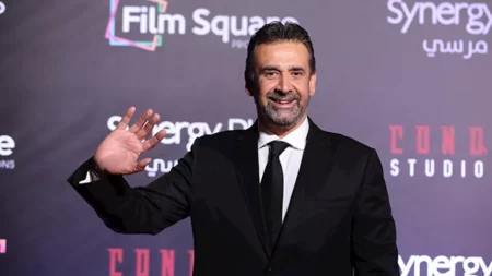 "بيقولو اني مش شبه بابا".. نجل كريم عبدالعزيز يكشف حقيقة الشبه بينه وبين والده