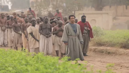 لا سلام لقلوب تكره الحرية.. محمد رمضان ينشر صورة من كواليس "أسد"