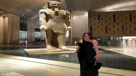 أحدث جلسة تصوير لـ ميرنا نور الدين داخل المتحف.. والجمهور: "نفرتيتي مصر"