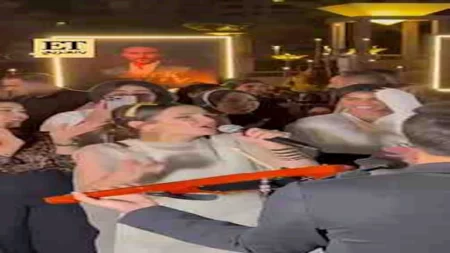 "حلوة يا بلدي" و"أكتر" لـ "أصالة".. لأول مرة شام الذهبي تغني وسط الجمهور