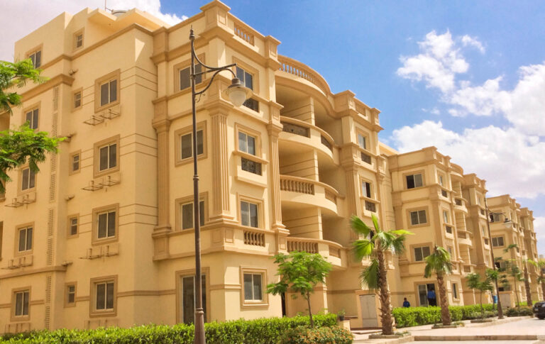 العقارات تتصدر تداولات البورصة المصرية خلال أبريل بنسبة تجاوزت 28%