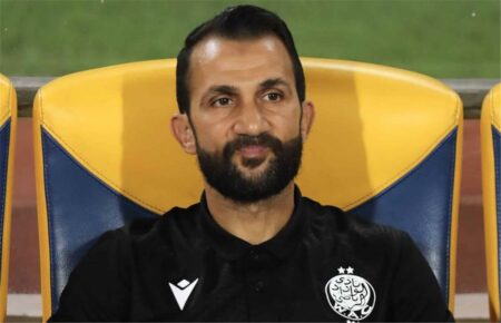 عادل رمزي يرد عبر بطولات على أنباء مفاوضات الزمالك