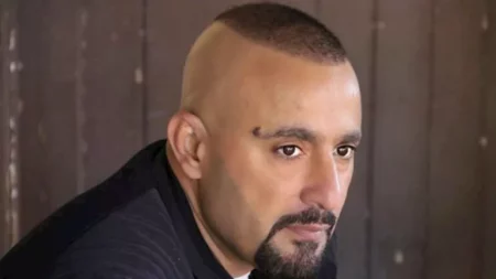 أحمد السقا يكشف معاناته مع عينه: "قعدت سنة و8 شهور مش بشوف بيها"