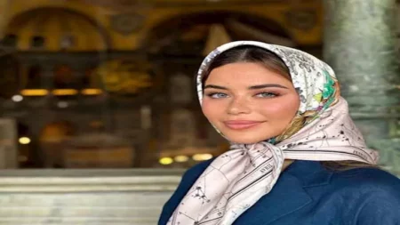يارا السكري تظهر بالحجاب.. والجمهور :"ملكة جمال المحجبات"